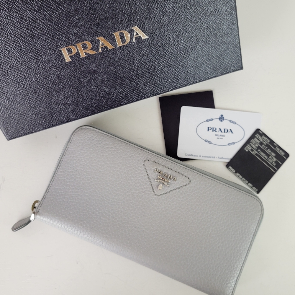 PRADA Vitello Diano Gray Continental Wallet